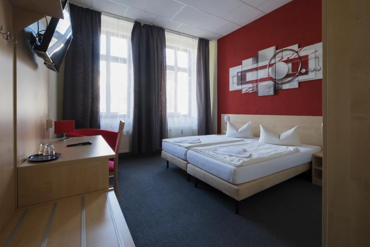 Gaestehaus Lisakowski Pension Am Brautwiesenpark Герліц Екстер'єр фото