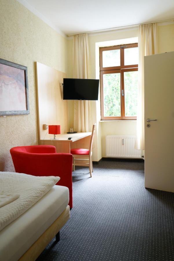 Gaestehaus Lisakowski Pension Am Brautwiesenpark Герліц Екстер'єр фото
